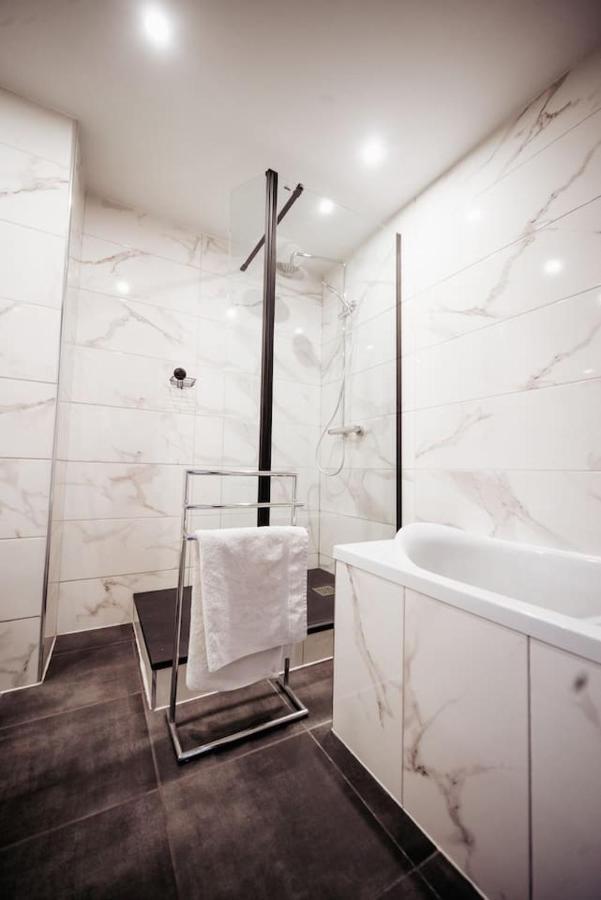 - Centre - Autoroute A 5 Minutes Chez William Apartment